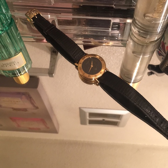 Gucci Accessories - Gucci watch